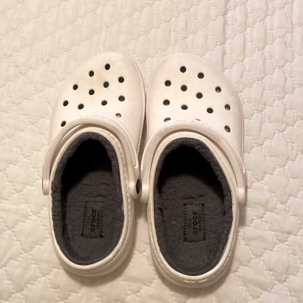 Size 6 White crocs barely worn